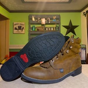 Justin Woman roper 7 1/2 b